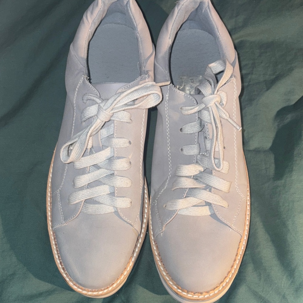 Womens Casual Sneakers